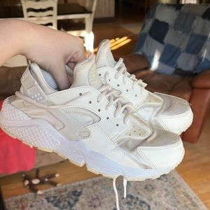 white nike huaraches